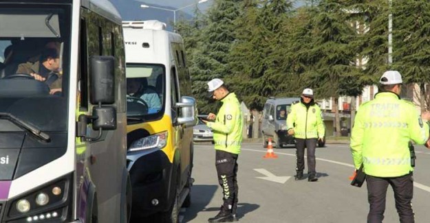 351 Otobüs Trafikten Men Edildi