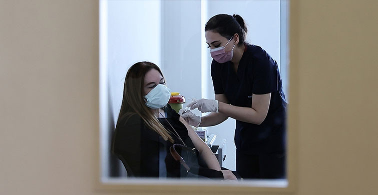 36 İlde Nüfusun Yüzde 20'den Fazlasına Kovid-19 Aşısı Yapıldı
