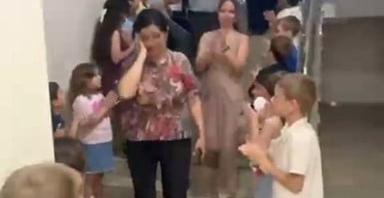 38 yıllık öğretmen sevil darısapı'ya duygusal veda