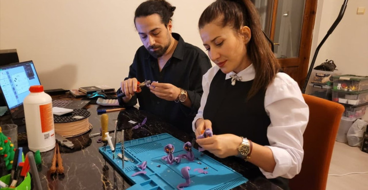 3D Yazıcı ile Oyuncak Koleksiyonu Geliştiren Çift