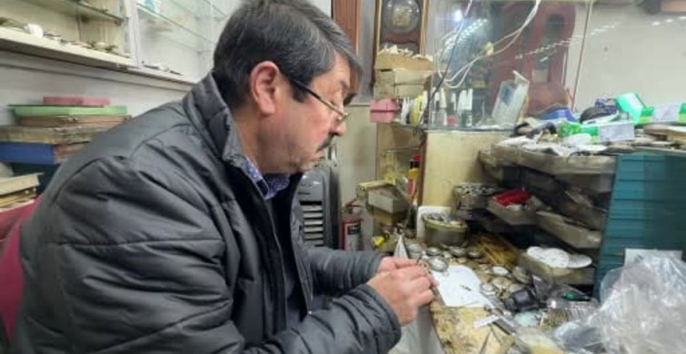 44 Yıldır Tarihi Saatlerin Ustası: İbrahim Çimen