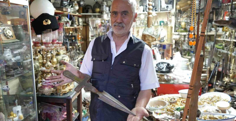 45 yıllık antikacı, sahte ürünlere dikkat çekti