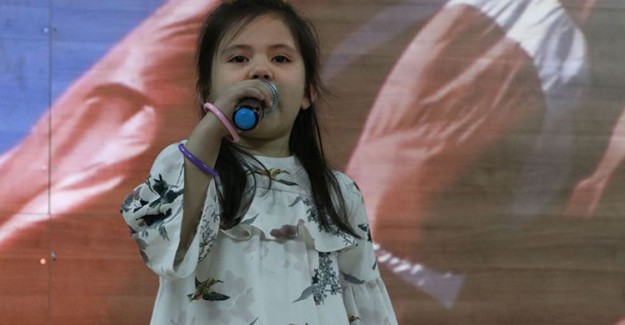 5 Yaşındaki Hazal İstiklal Marşı'nın 10 Kıtasını Ezbere Okudu