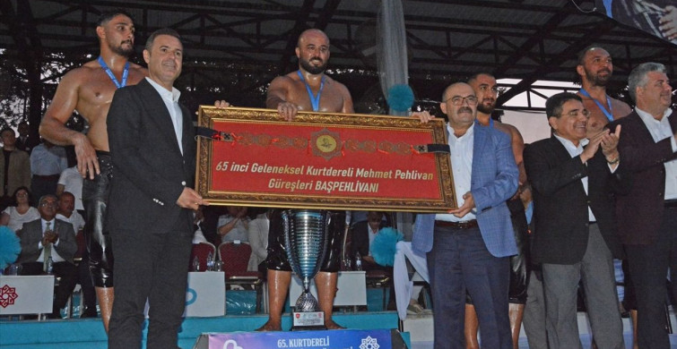 65. Kurtdereli Mehmet Pehlivan Yağlı Güreşleri'nde Başpehlivan Orhan Okulu