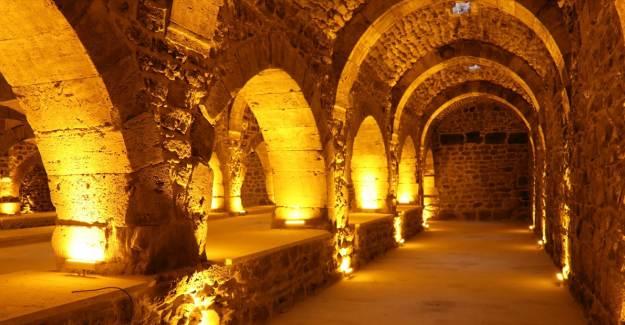 790 Yıllık Çardak Han Yenilendi