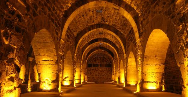 790 yıllık Çardak Kervansarayı Ziyaretçilerini Bekliyor