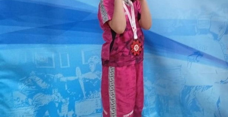 8 Yaşındaki Nebahat Eda Pilge'den Kick Boks'ta Türkiye İkinciliği