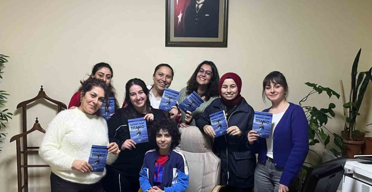 9 Yaşındaki İlbars Özen'den 'Batmaz Gemi Titanic'