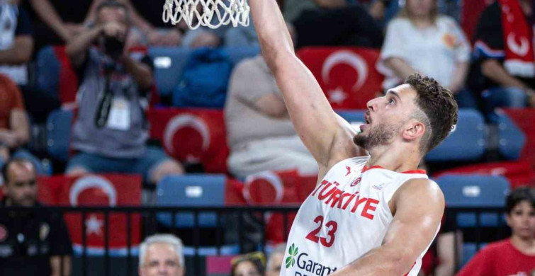 A milli erkek basketbol takımı grubu yenilgisiz tamamladı