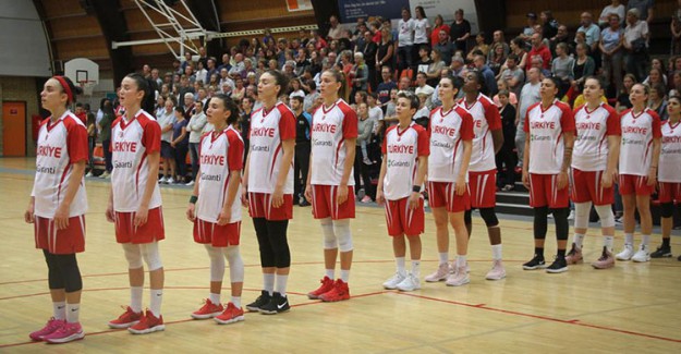 A Milli Kadın Basketbol Takımı Nijerya Karşısında!