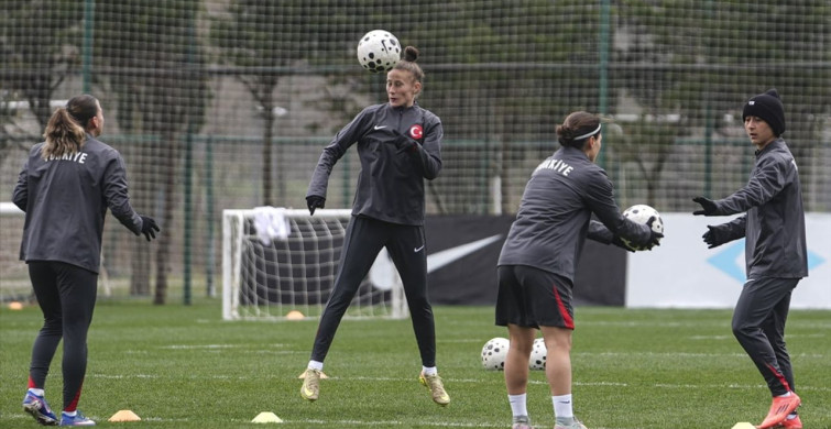 A Milli Kadın Futbol Takımı'nda Medya Günü Etkinliği Düzenlendi