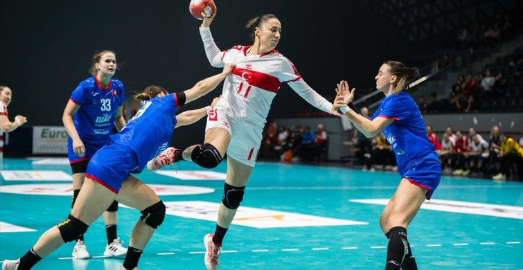 A Milli Kadın Hentbol Takımı Slovakya'ya Yenildi