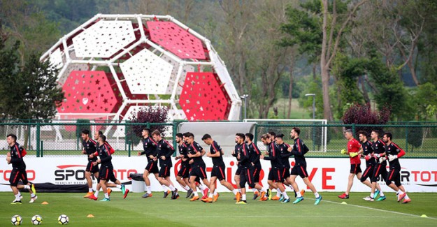 A Milli Takım Hazırlıklarını Sürdürdü!