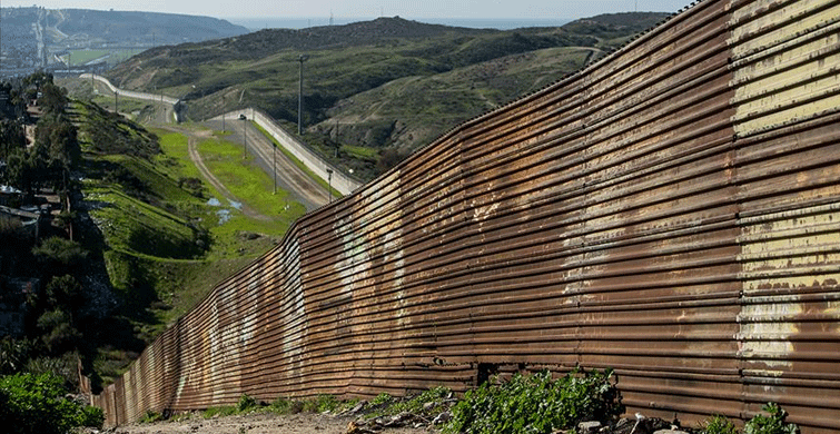 ABD Kongresi Trump'a Duvar İnşaası İçin 1,3 Milyar Dolarlık Bütçe Verdi