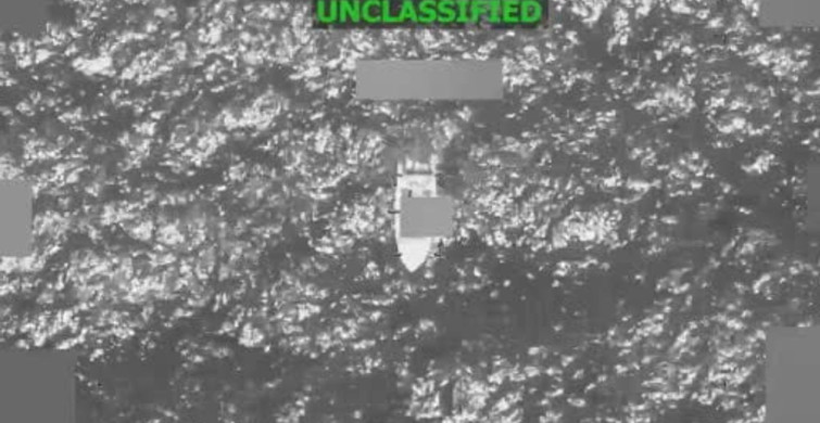 ABD Ordusu, Uyuşturucu Taşıyan Tekneye Saldırdı