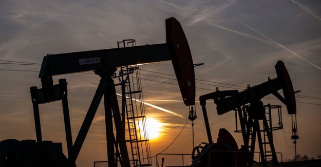 ABD, Petrol Fiyatı Tahminini 10 Dolar Aşağı İndirdi