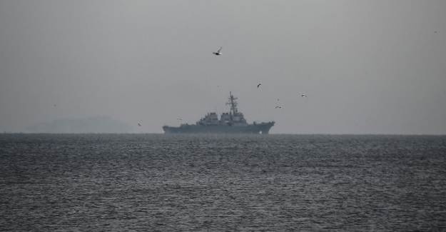 ABD Savaş Gemisi İstanbul Boğazı'ndan Geçti