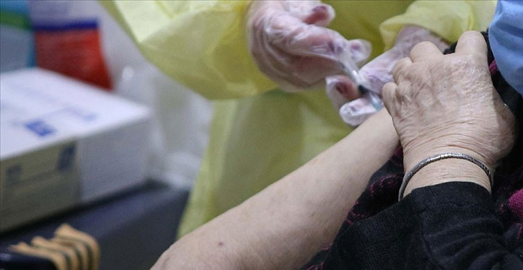 ABD Sınıfta Kaldı: 90 Yaşında Kadın Kovid-19 Aşısı için 10 Km Yürüdü