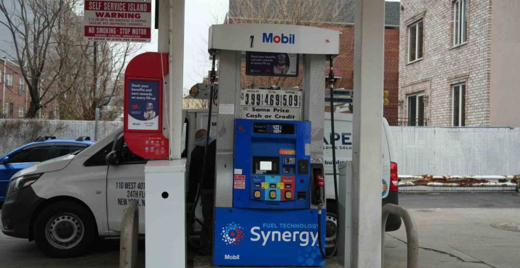 ABD'de Benzin Fiyatları 2022'den Sonra 4 Doları Aştı