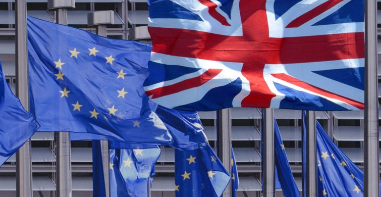 AB'den İngiltere'ye 'Brexit'i Onayla' Mesajı