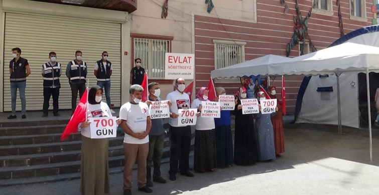 Acılı Ailelerin Evlat Nöbetinin 700'üncü Gününde Basın Açıklaması
