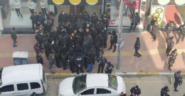Açlık Grevindeki HDP'li Vekil Leyla Güven'de Destek İçin Yürümek İsteyen HDP'lilere Polis İzin Vermedi