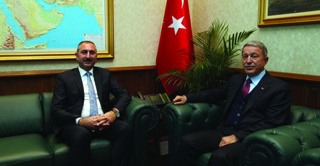 Adalet Bakanı Abdulhamit Gül Fırat'ın Doğusuna Operasyon Sinyallerini Verdi