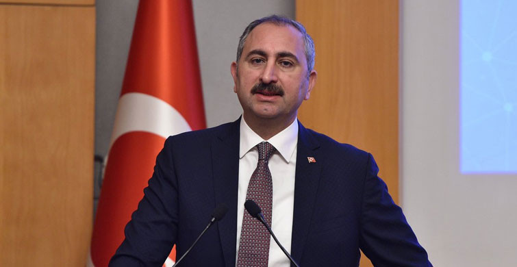 Adalet Bakanı Gül: Görevim Süresince, Cübbe Giymeyeceğim