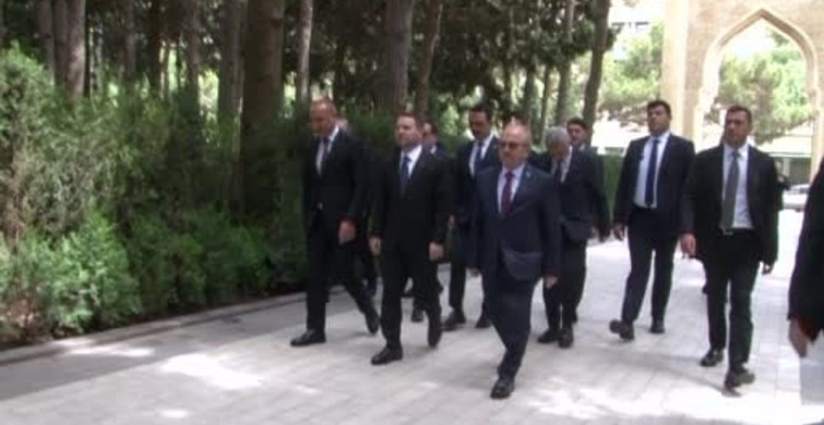 Adalet Bakanı Gürlek, Bakü’de şehitlikleri ziyaret etti