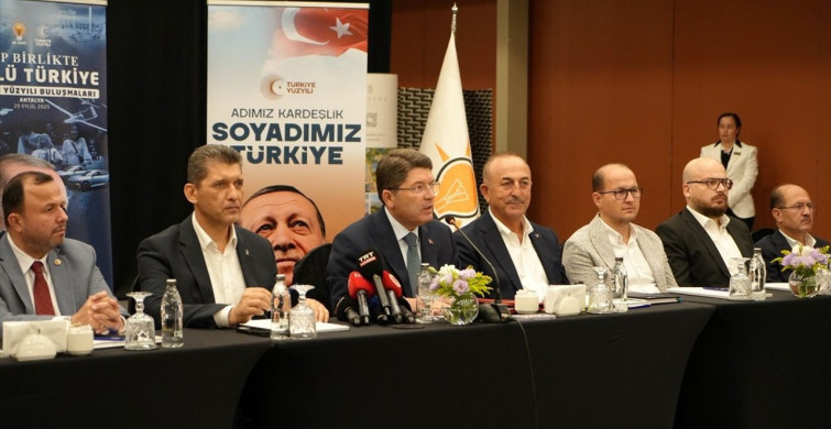 Adalet Bakanı Tunç, Antalya'da Avukatlarla Bir Araya Geldi