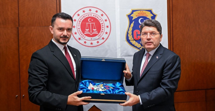 Adalet Bakanı Tunç, Bosna Hersekli Yetkiliyle Görüştü Adalet Bakanı Tunç, Bosna Hersekli Yetkiliyle Görüştü