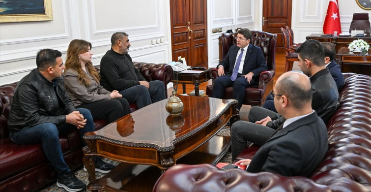 Adalet Bakanı Tunç, Rojin Kabaiş'in Ailesiyle Bir Araya Geldi
