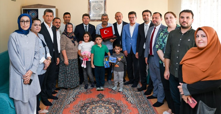 Adalet Bakanı Tunç, Şehit Polis Furkan Çelik'in Ailesini Ziyaret Etti