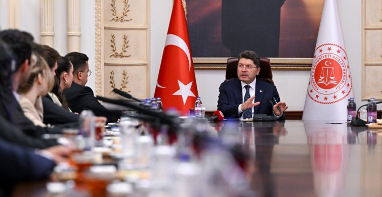 Adalet Bakanı Tunç'tan Gençlere Önemli Mesajlar