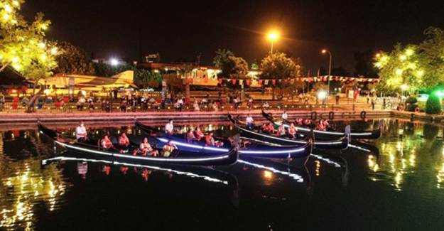 Adana Altın Koza Film Festivali'nde, Gondolda Film Keyfi Başladı