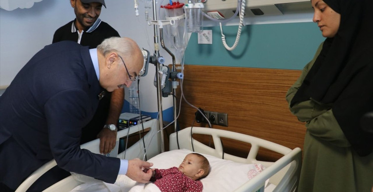 Adana Valisi Köşger, Gazzeli Aileye Taziye Ziyaretinde Bulundu