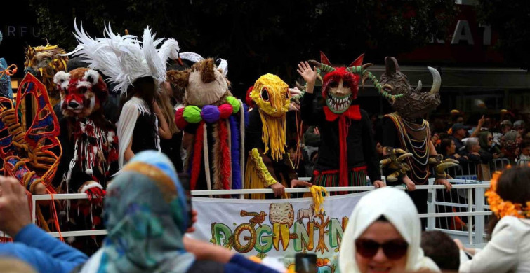 Adana'da 14. Portakal Çiçeği Karnavalı Coşkusu