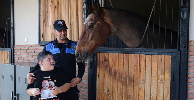Adana'da Atlı Polisler, Lösemili Çocuklarla Moral Etkinliği Düzenledi
