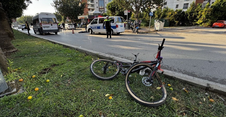 Adana'da Bisikletli Çocuğa Otomobil Çarptı