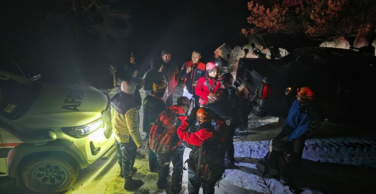 Adana'da Dağda Mahsur Kalan 3 Kişi Kurtarıldı