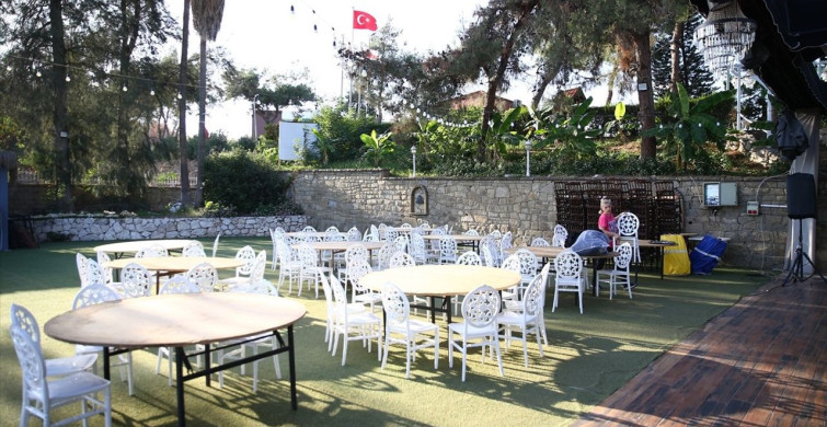 Adana'da Düğün Salonu Sahibi Dolandırılma İddiasında Bulundu Adana'da Düğün Salonu Sahibi Dolandırılma İddiasında Bulundu