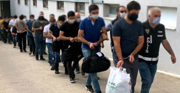 Adana'da FETÖ'ye Bir Darbe Daha: 22 Şüpheli, 6 Tutuklu 