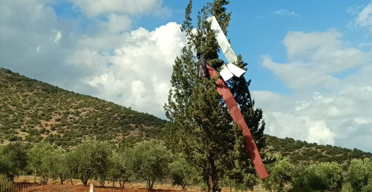 Adana'da Fırtına Sebebiyle Okul Çatısı Uçtu