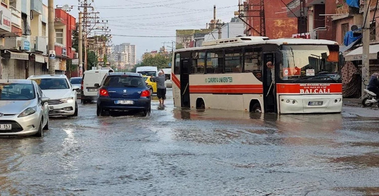 Adana'da su borusu patladı, facianın eşiğinden dönüldü!