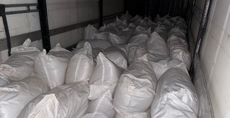 Adana'da Kaçak Tütün Operasyonu: 3 Ton 40 Kilogram Ele Geçirildi
