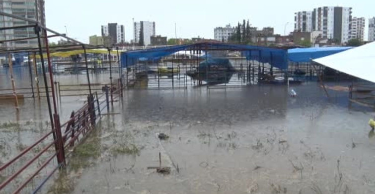 Adana'da Kurban Pazarı Sel Felaketiyle Yüz Yüze
