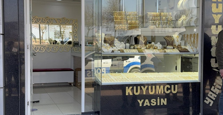 Adana'da Kuyumcu Soygunu: Zanlı Kaçarken Silahını Düşürdü