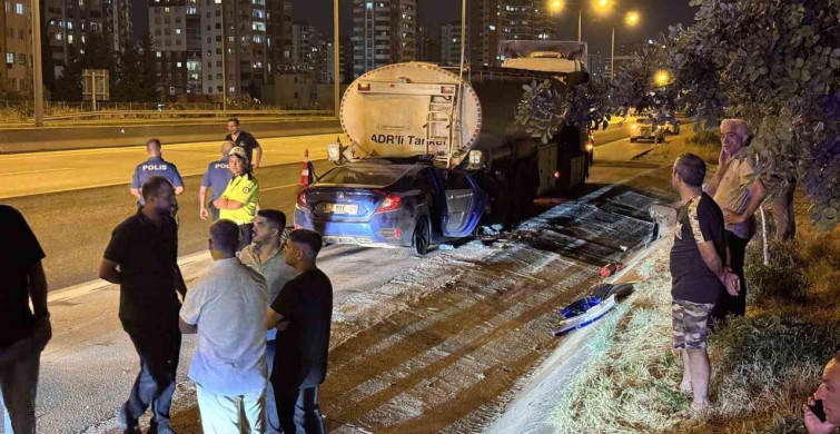 Adana’da otomobil tıra çarptı: 1 ölü, 2 yaralı
