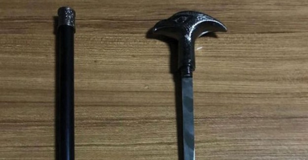 Adana'da Polisi Hayrete Düşüren ''Baston Bıçak''