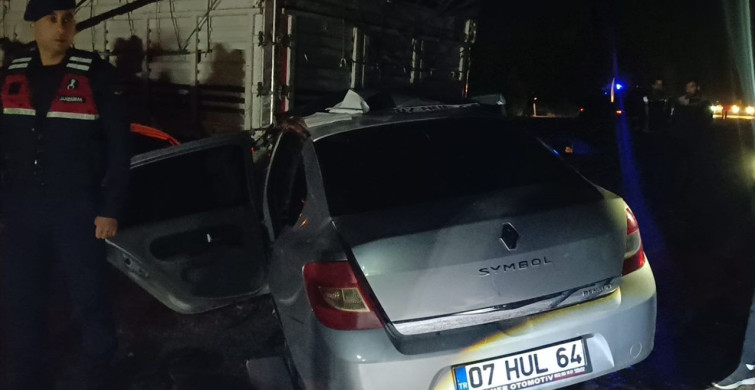 Adana'da Trafik Kazası: İki Yaralı